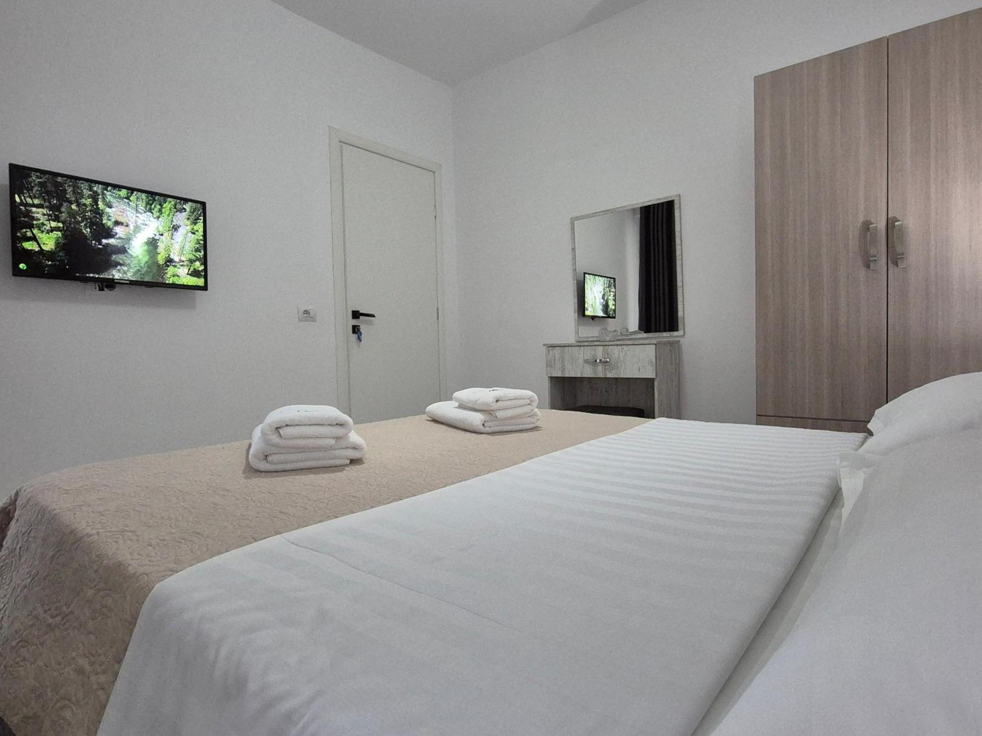 Flore Rooms Sarande Luaran gambar